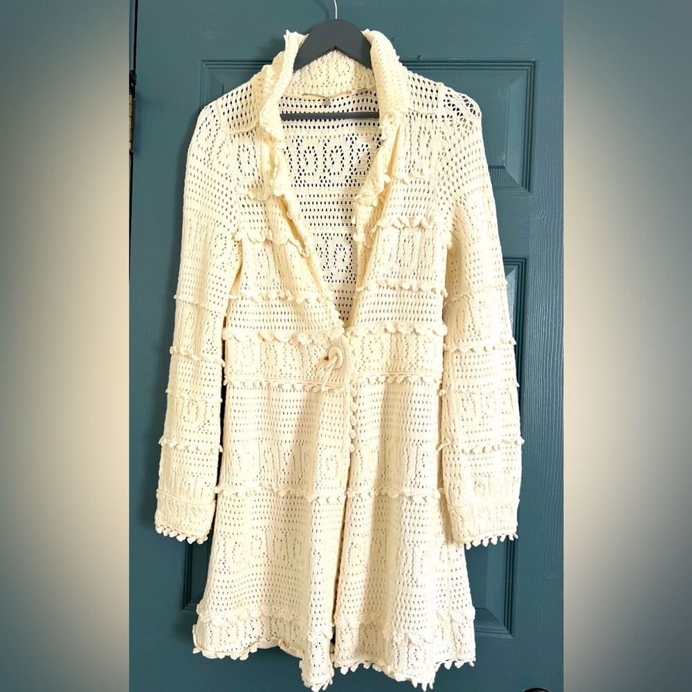 Very sweet cardigan, perfect for fall sweater weather!